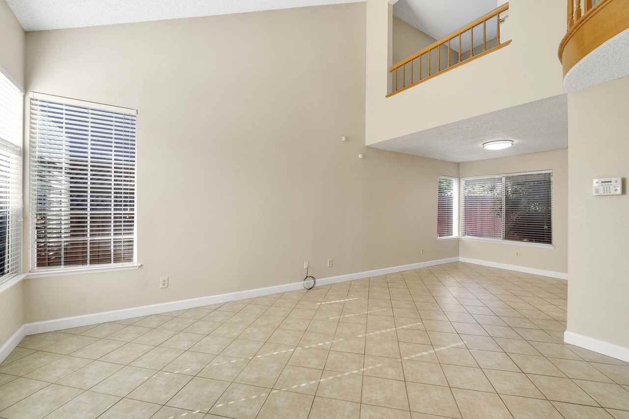 6733 N Warren Ave #1 - Photo 5 of 33