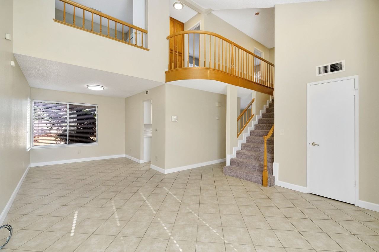 6733 N Warren Ave #1 - Photo 7 of 33