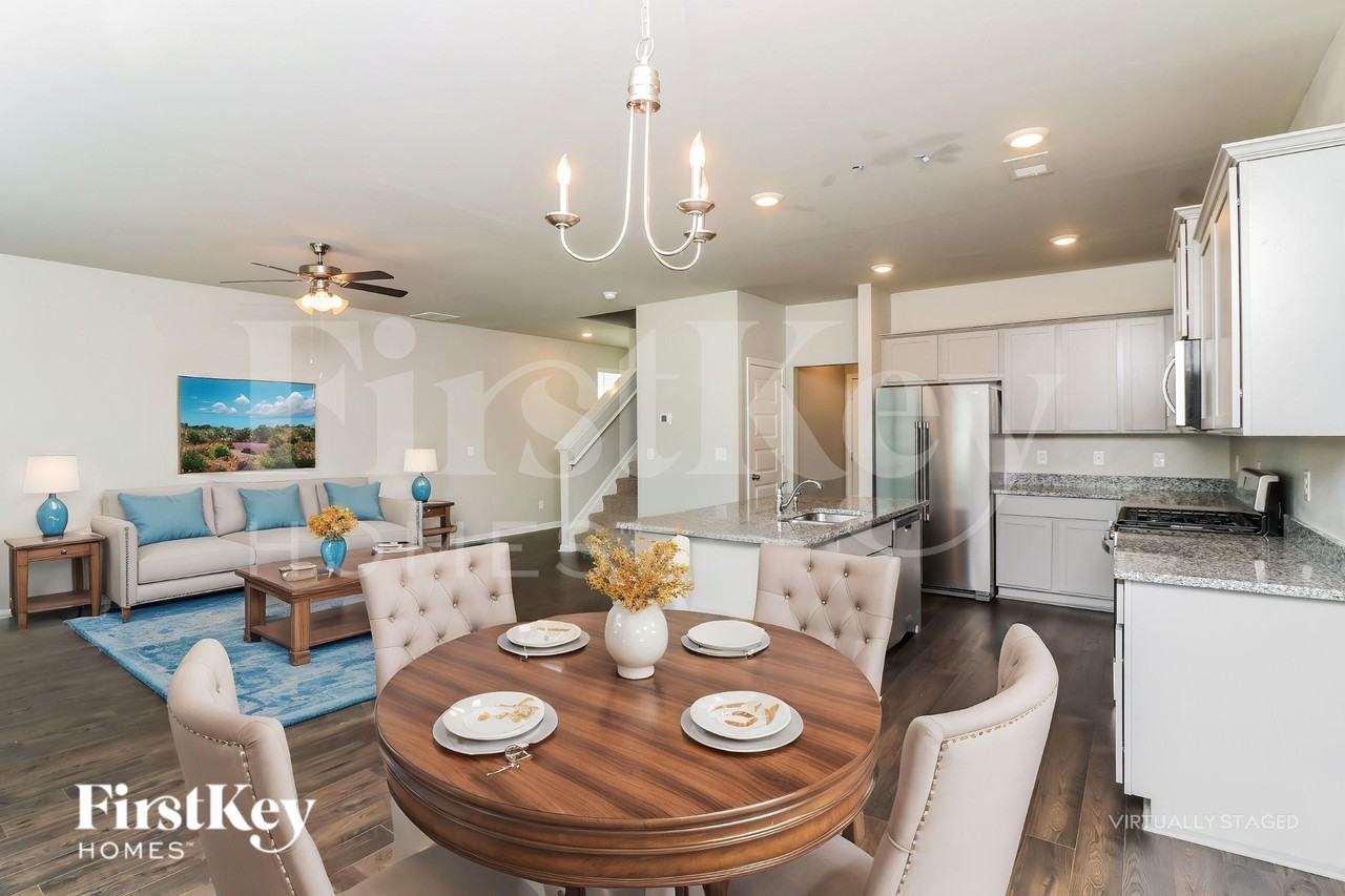 58 Lauritsen Way - Photo 7 of 19