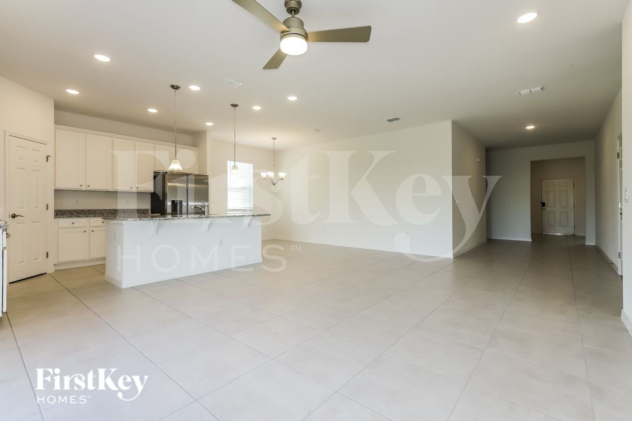 213 Windsor Reserve Dr - Photo 4 of 20