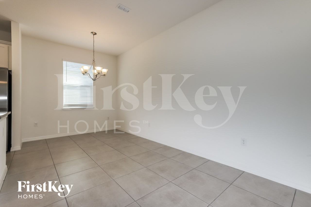 213 Windsor Reserve Dr - Photo 5 of 20