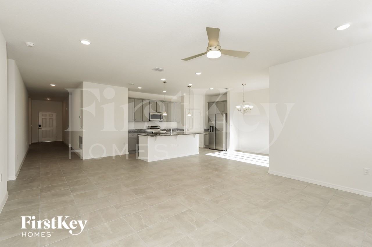 531 Crown Rose Dr - Photo 2 of 20