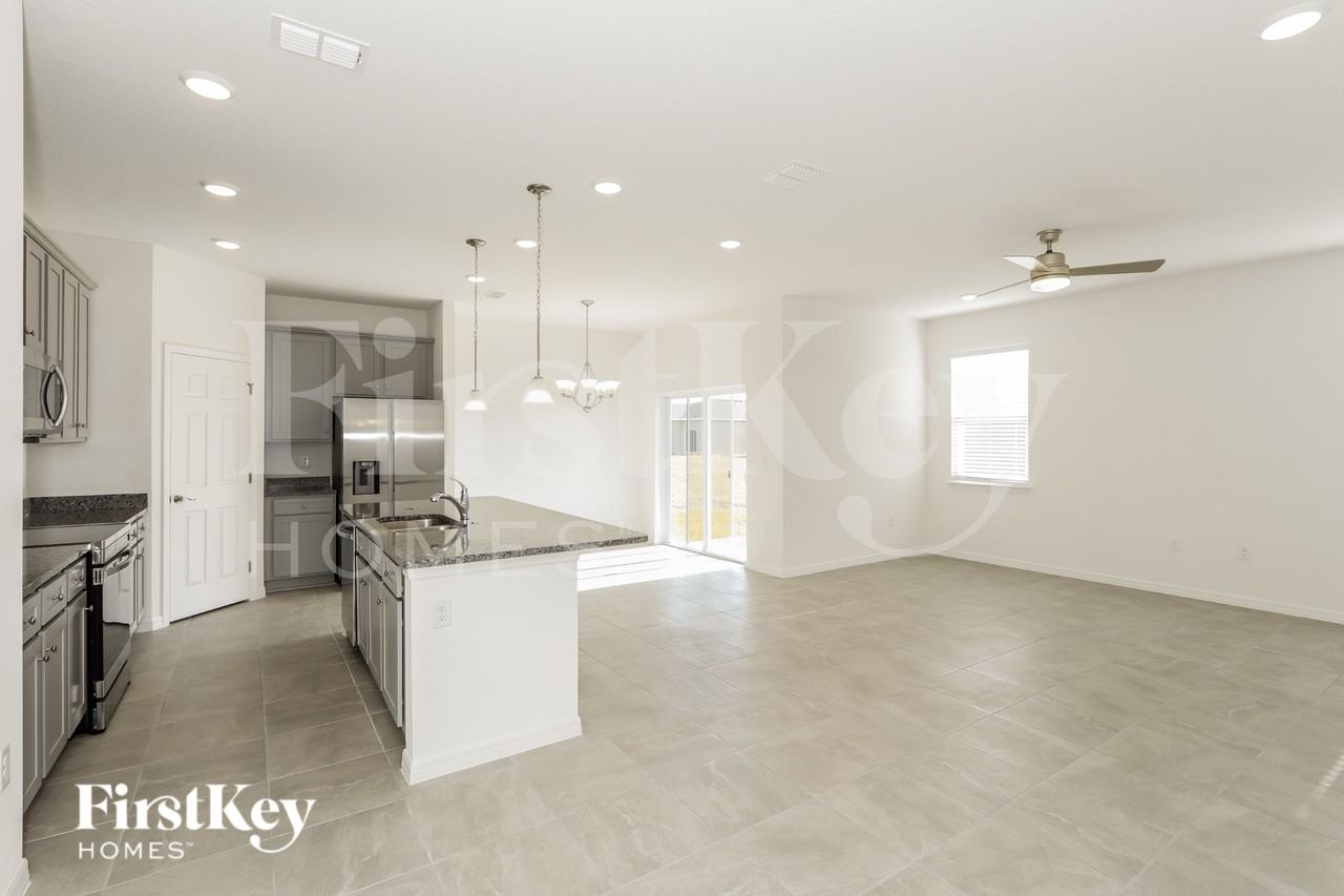 531 Crown Rose Dr - Photo 5 of 20