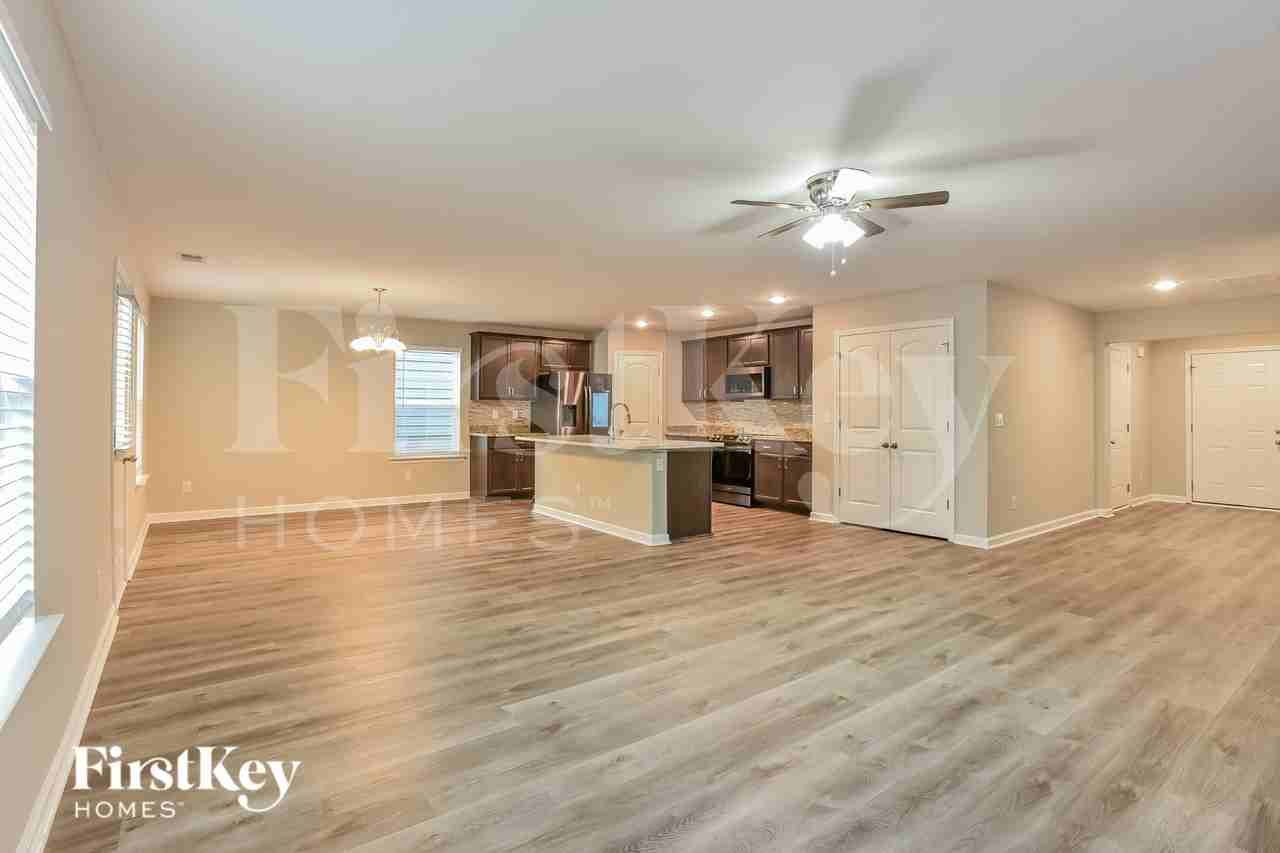 304 Sportsman Dr - Photo 4 of 18