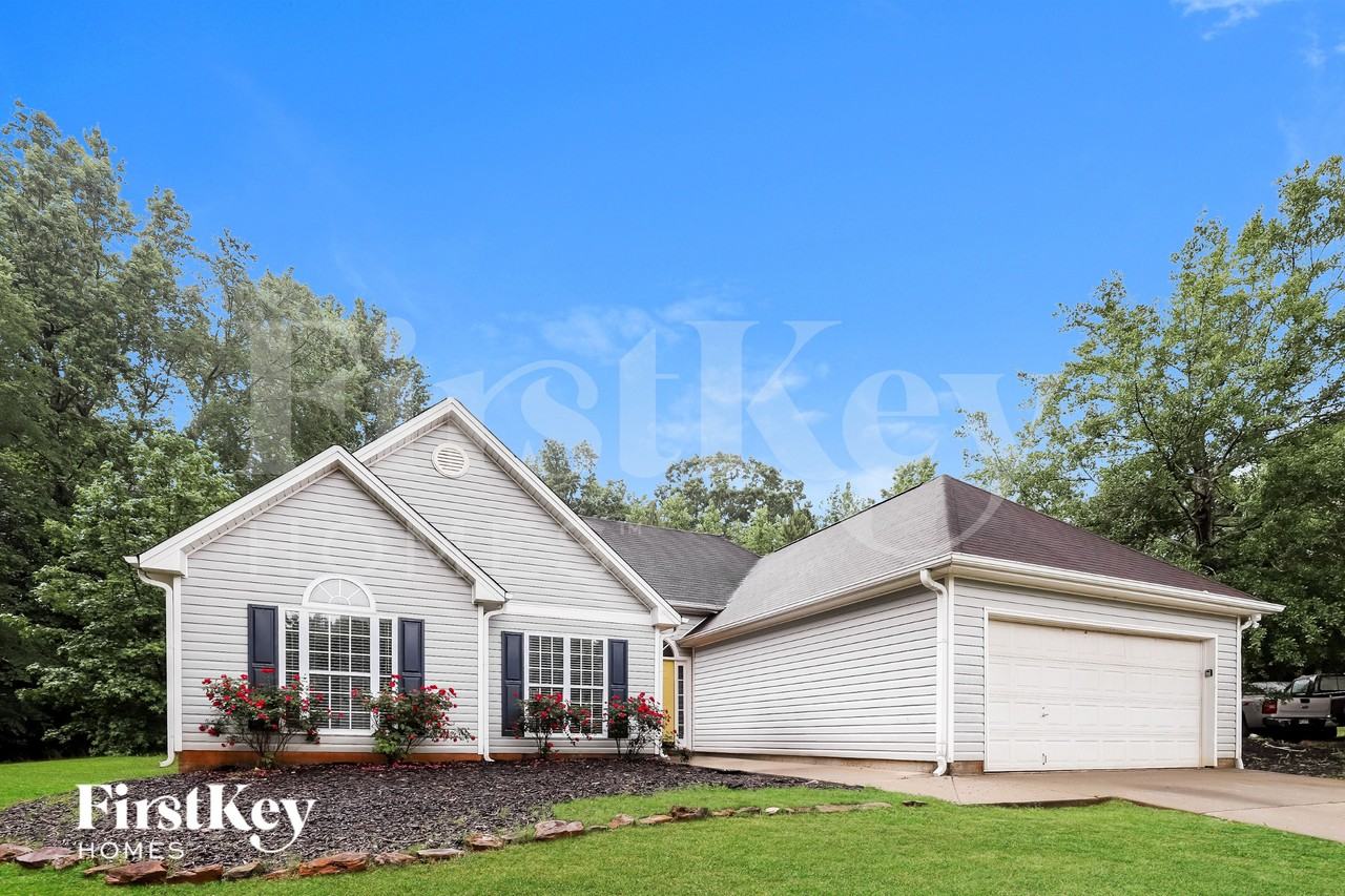 660 Rosebud Ln - Photo 2 of 15