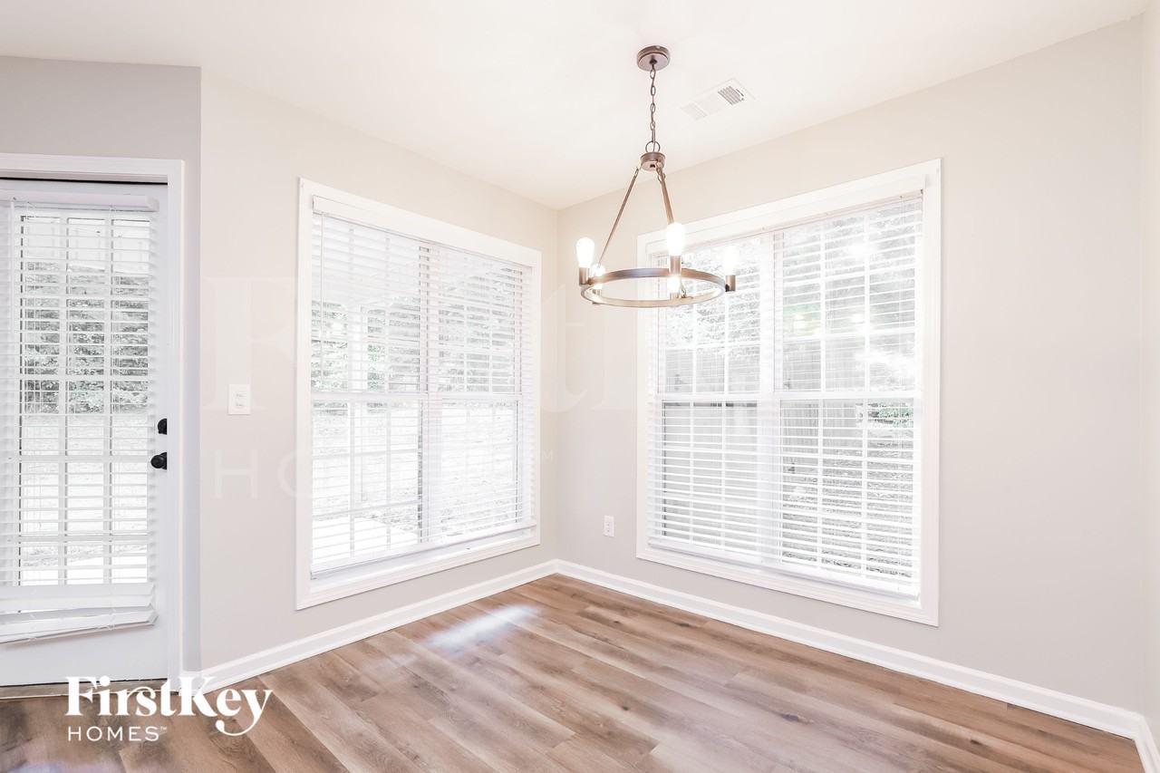 660 Rosebud Ln - Photo 5 of 15