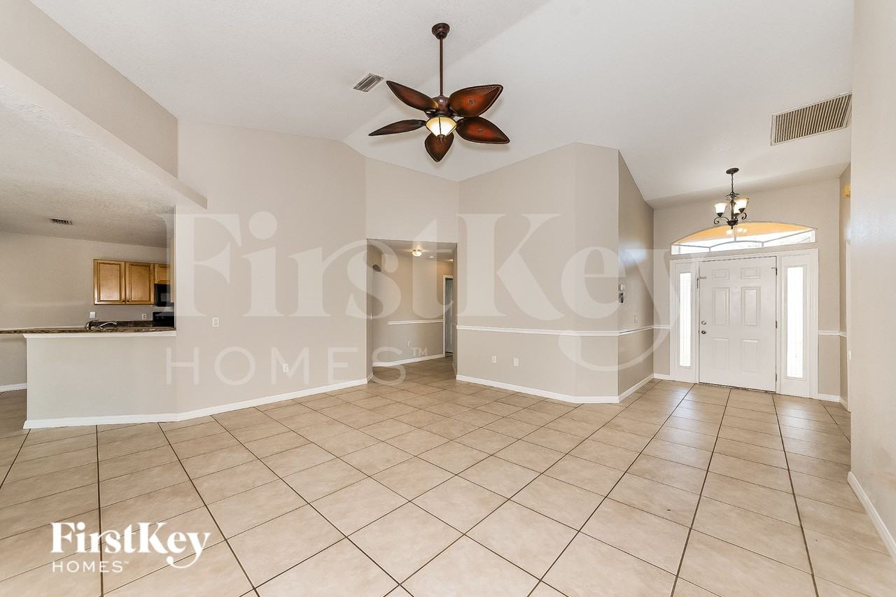 5065 Hansard Ave - Photo 3 of 17