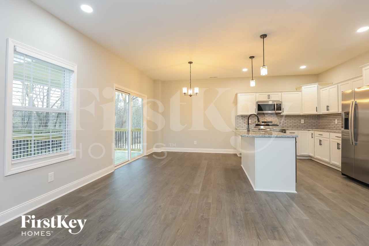 1098 Winesap Rd - Photo 4 of 15