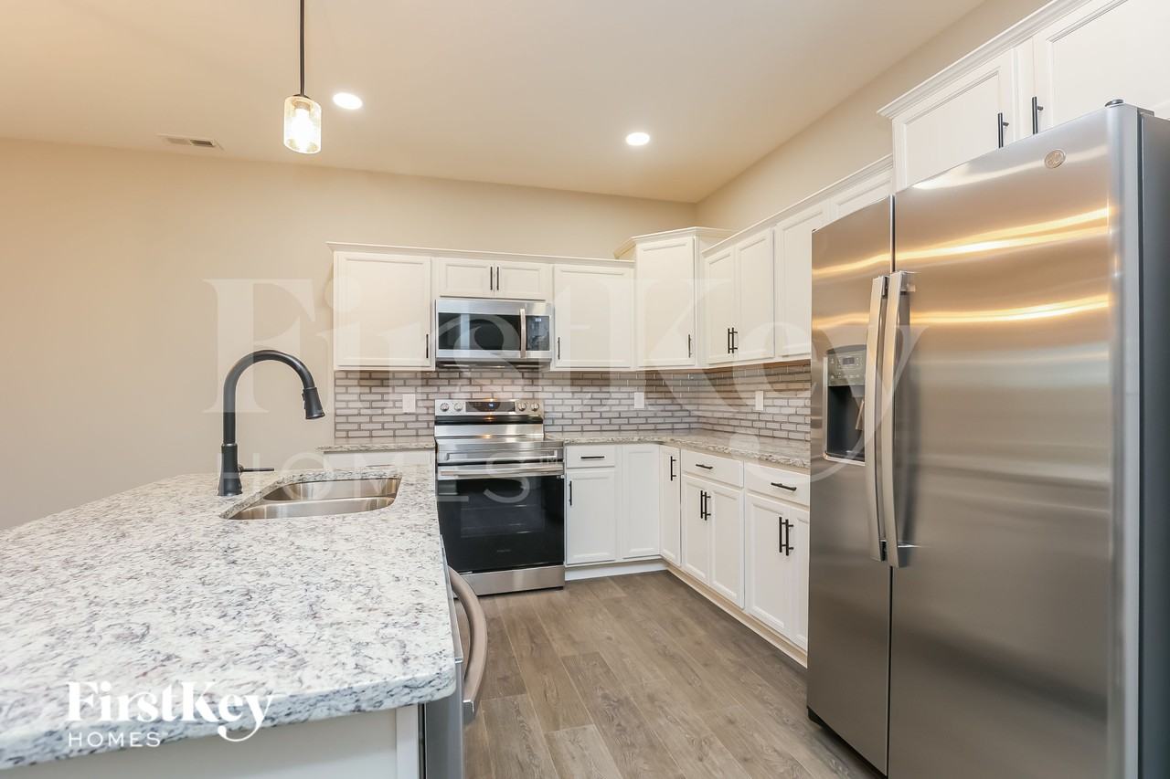 1098 Winesap Rd - Photo 6 of 15