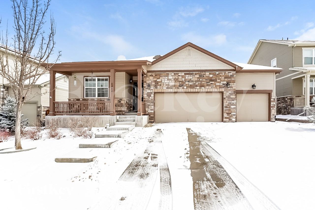6464 N Ensenada Ct