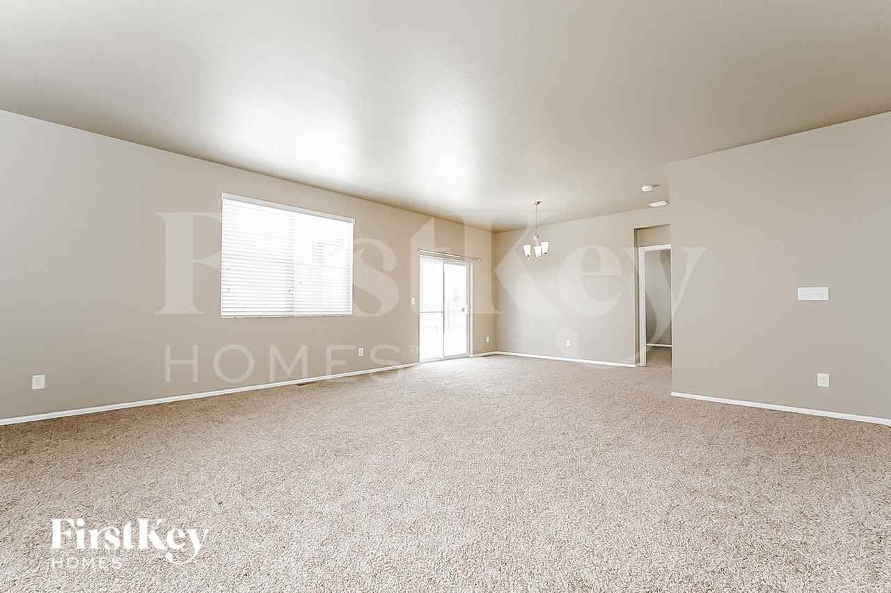 6464 N Ensenada Ct - Photo 3 of 15