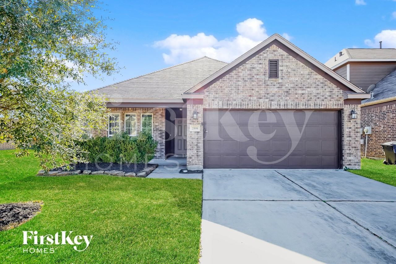 2598 Magnolia Fair Way - Photo 2 of 18