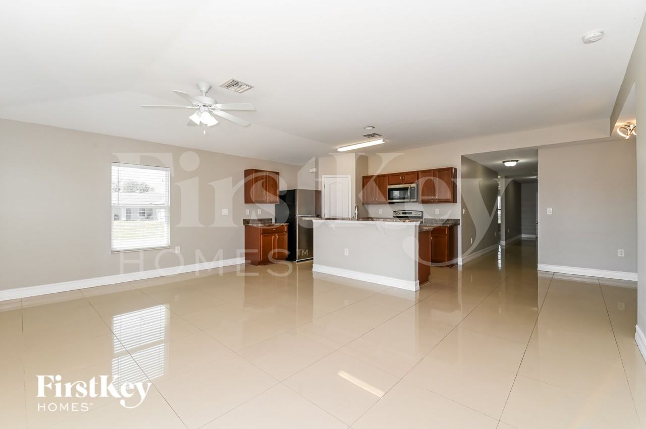 601 Nw 17th Ave - Photo 5 of 19