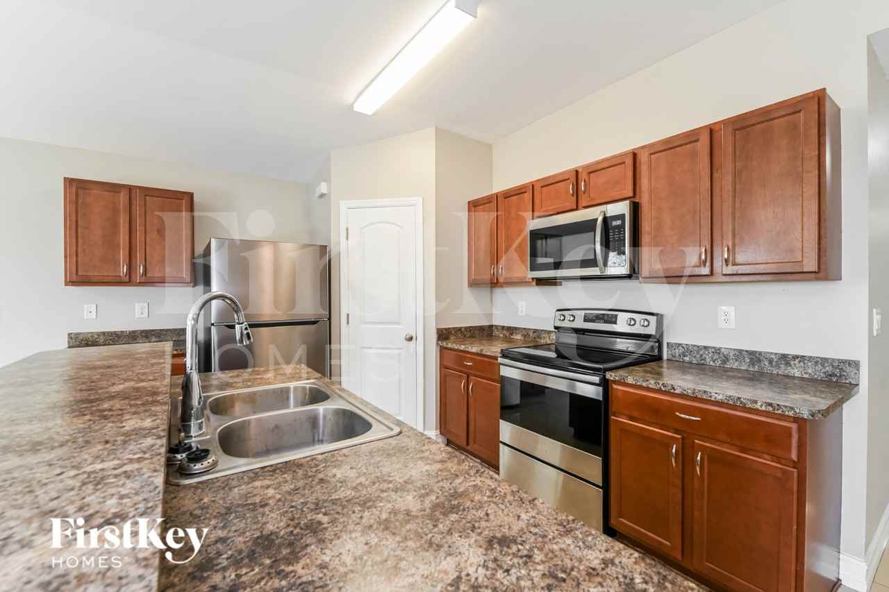 601 Nw 17th Ave - Photo 7 of 19