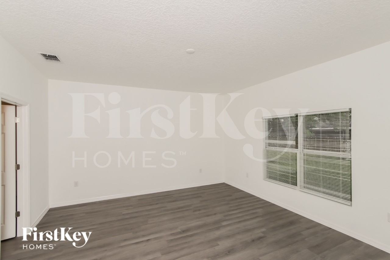 1021 Locust Ave Nw - Photo 7 of 15
