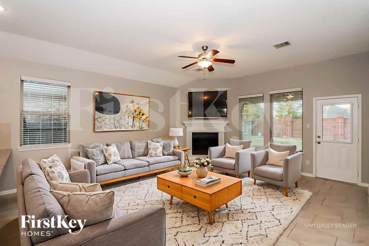 5518 Glenfield Spring Ln - Photo 4 of 18