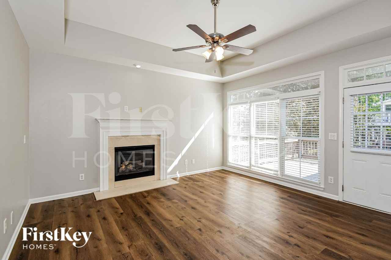 112 Market Ln - Photo 2 of 19