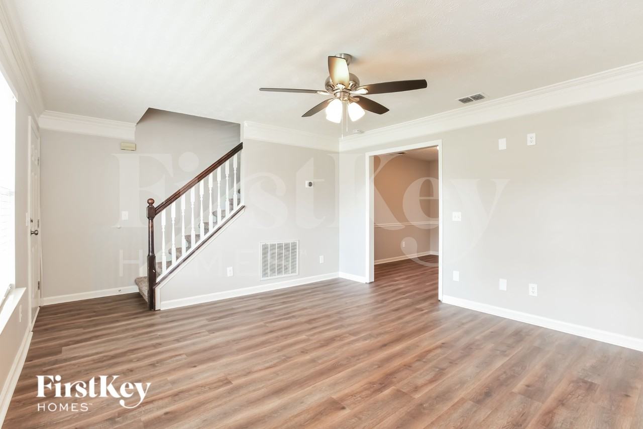 204 Merritt Dr - Photo 4 of 18