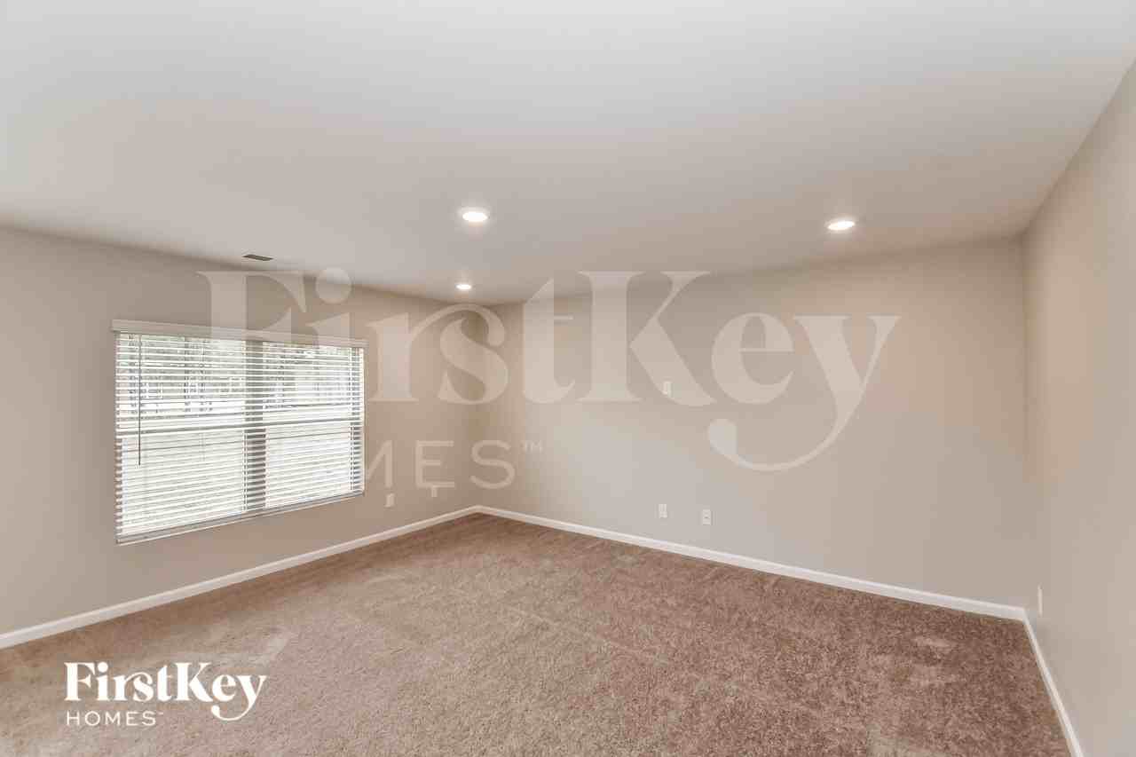 3006 Chris Cir - Photo 3 of 15