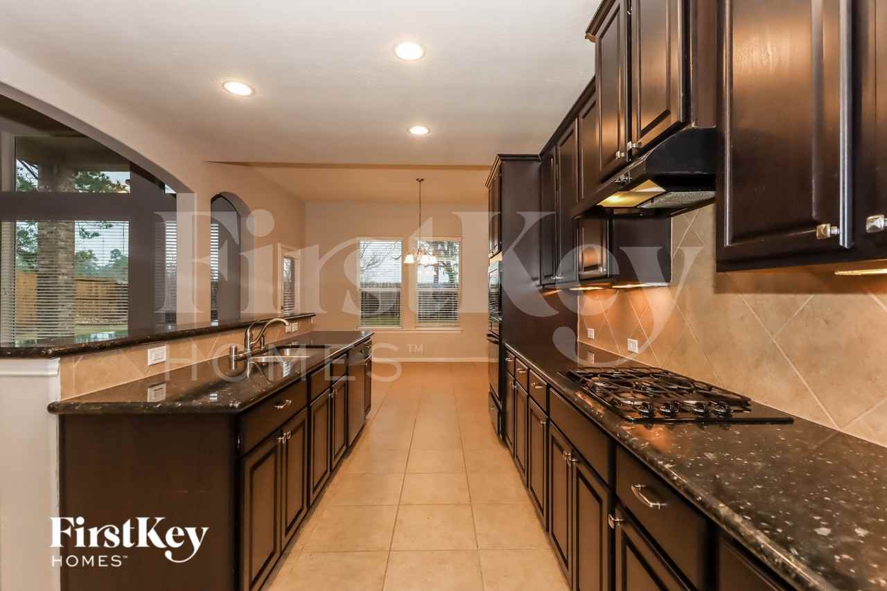 2807 Angela Way Dr - Photo 6 of 16