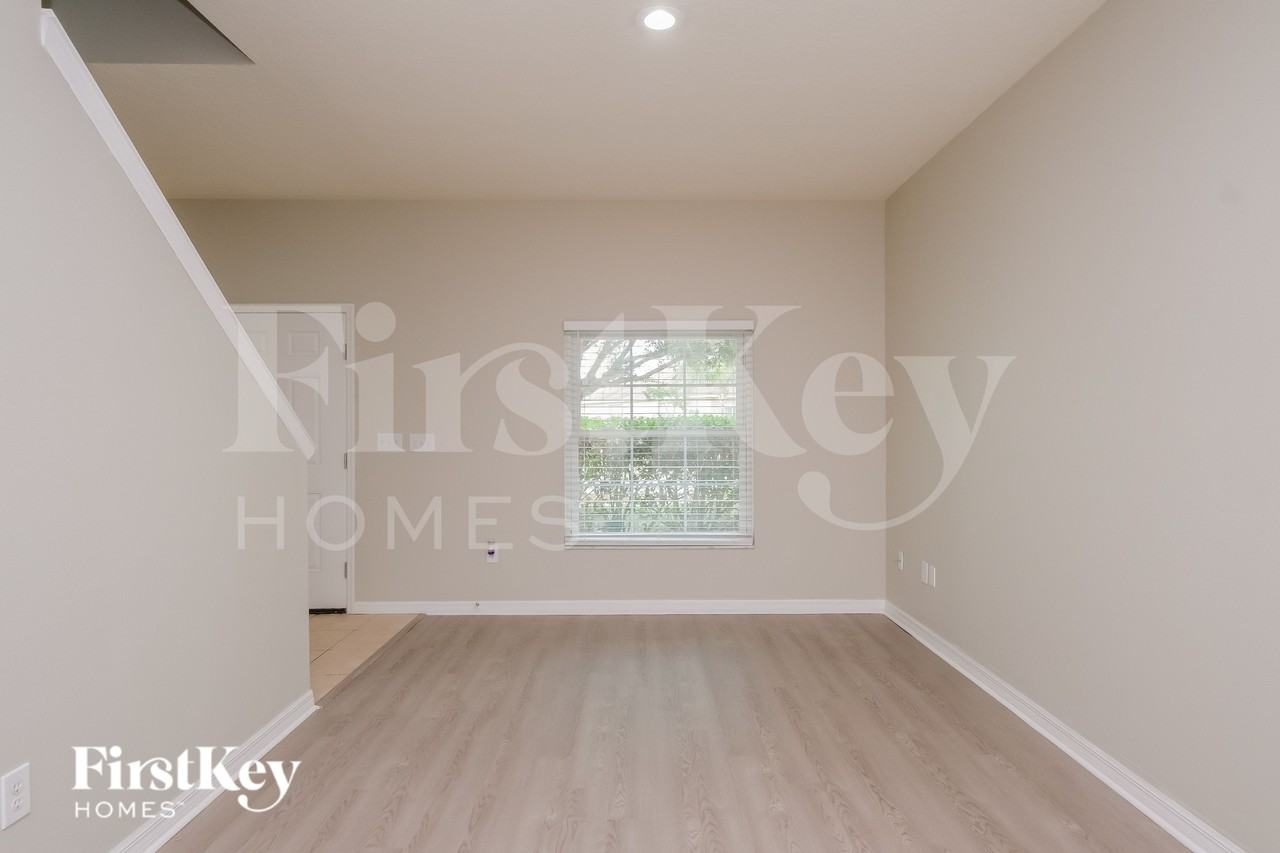 11108 Creek Haven Dr - Photo 3 of 20