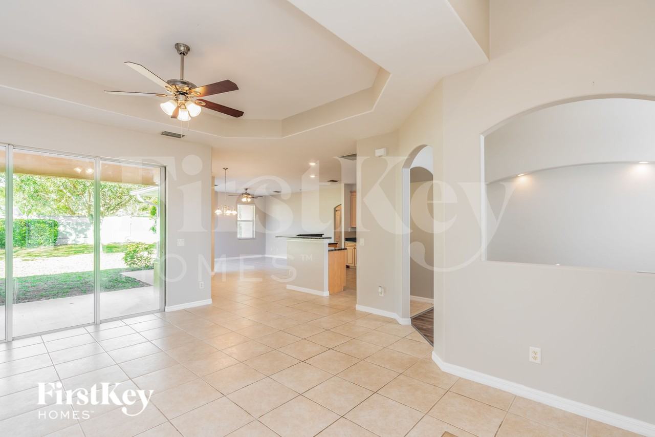 2081 Nuremberg Blvd - Photo 2 of 18