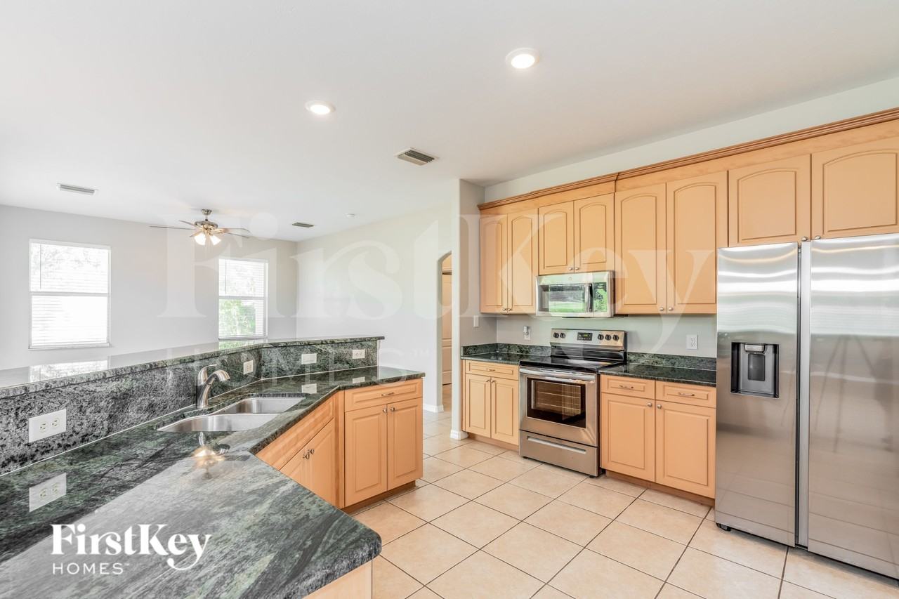 2081 Nuremberg Blvd - Photo 7 of 18