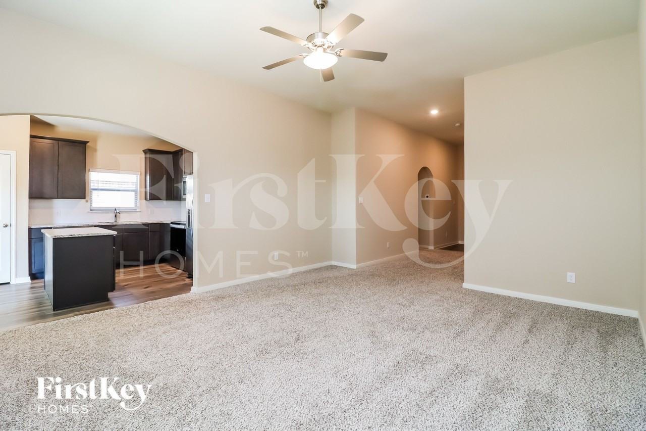7500 Pleasant Oaks Dr - Photo 3 of 17
