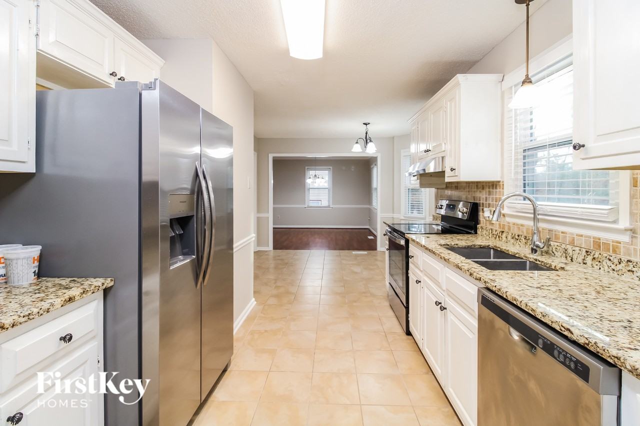 3005 Manchester Dr - Photo 6 of 15