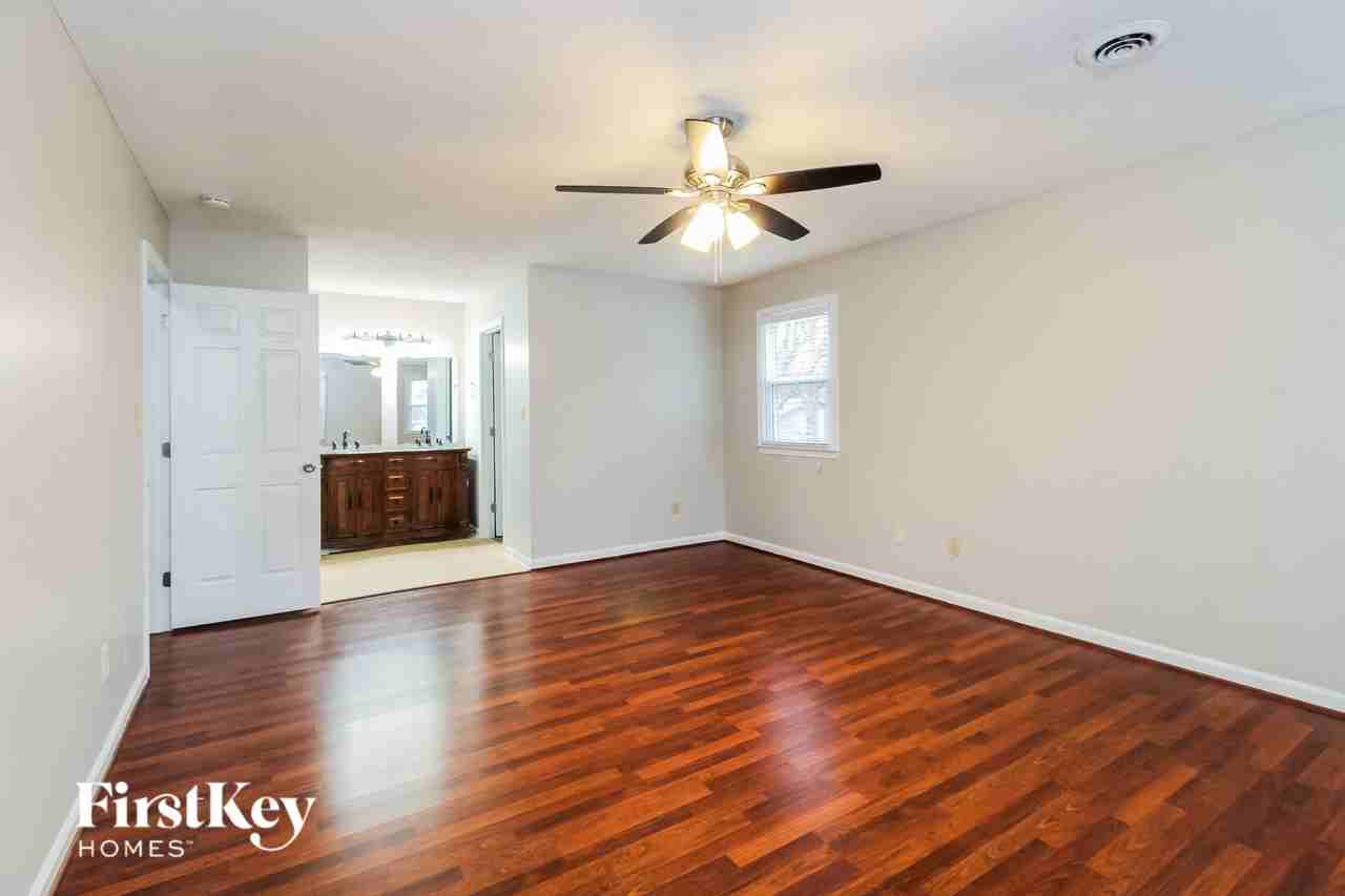 3005 Manchester Dr - Photo 7 of 15