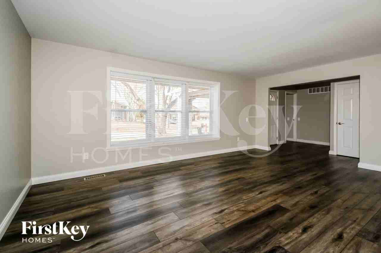 11814 Featherwood Dr - Photo 5 of 18