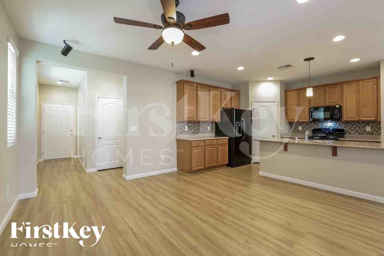 7628 Jasmine Falls Dr - Photo 5 of 18