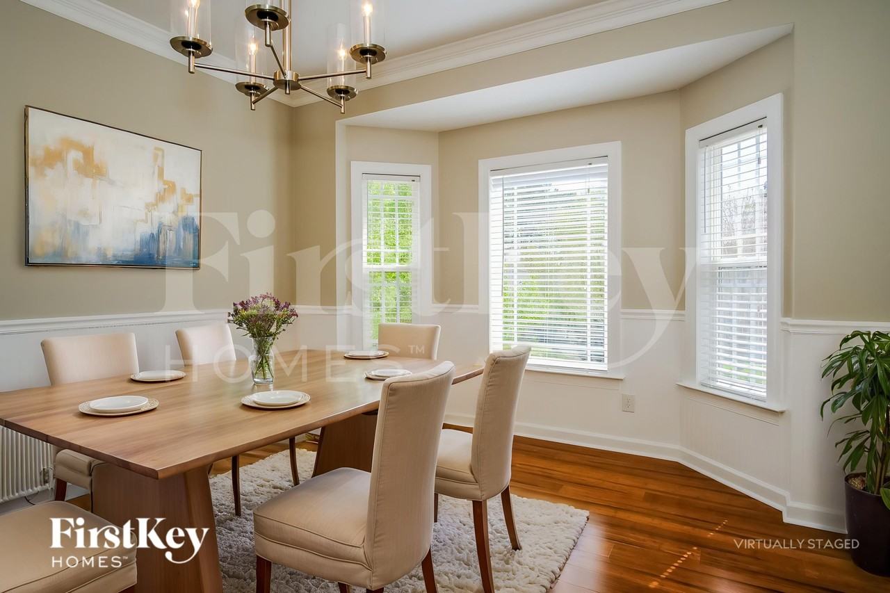 625 Moultonboro Ave - Photo 6 of 18