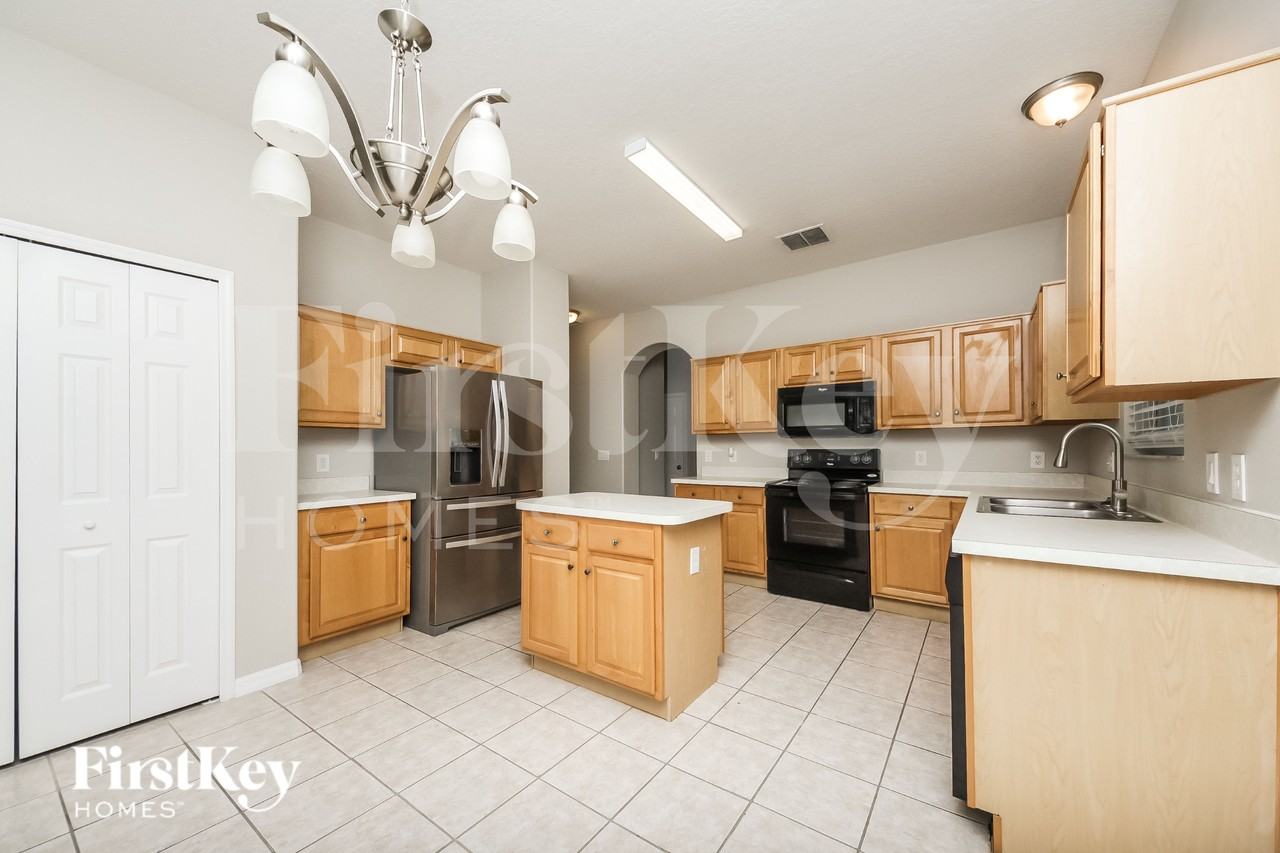 1506 Nestlewood Trl - Photo 5 of 16