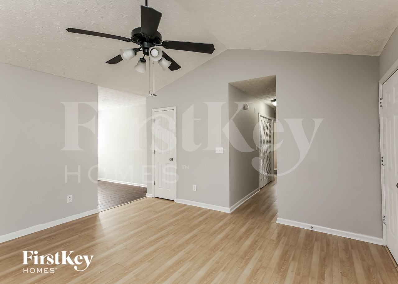 5183 Sagewood Dr - Photo 3 of 15