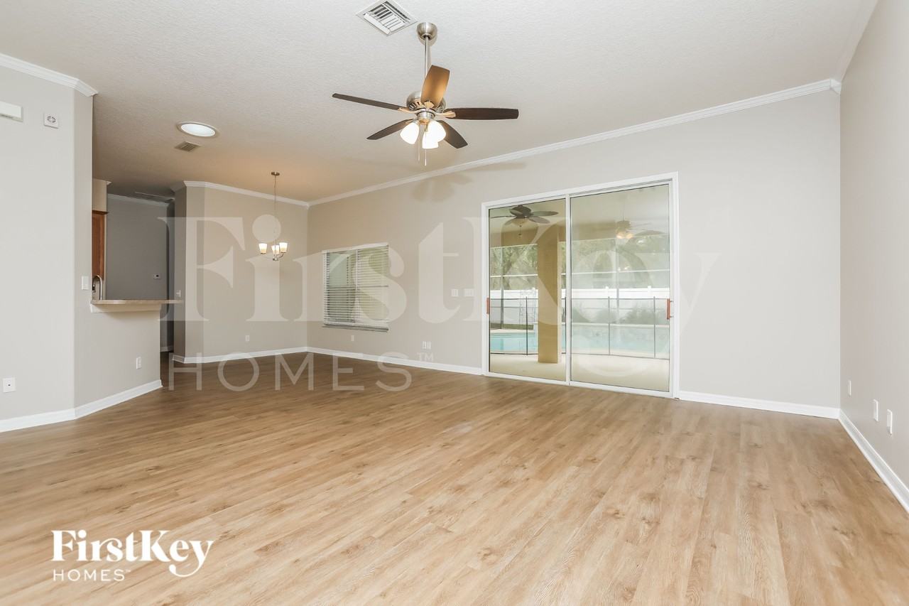 34333 Shadewood Cir - Photo 3 of 15