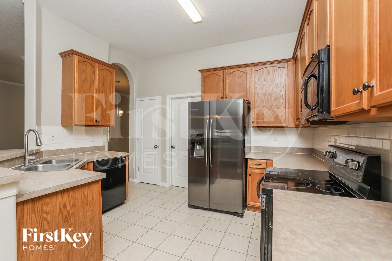 34333 Shadewood Cir - Photo 6 of 15