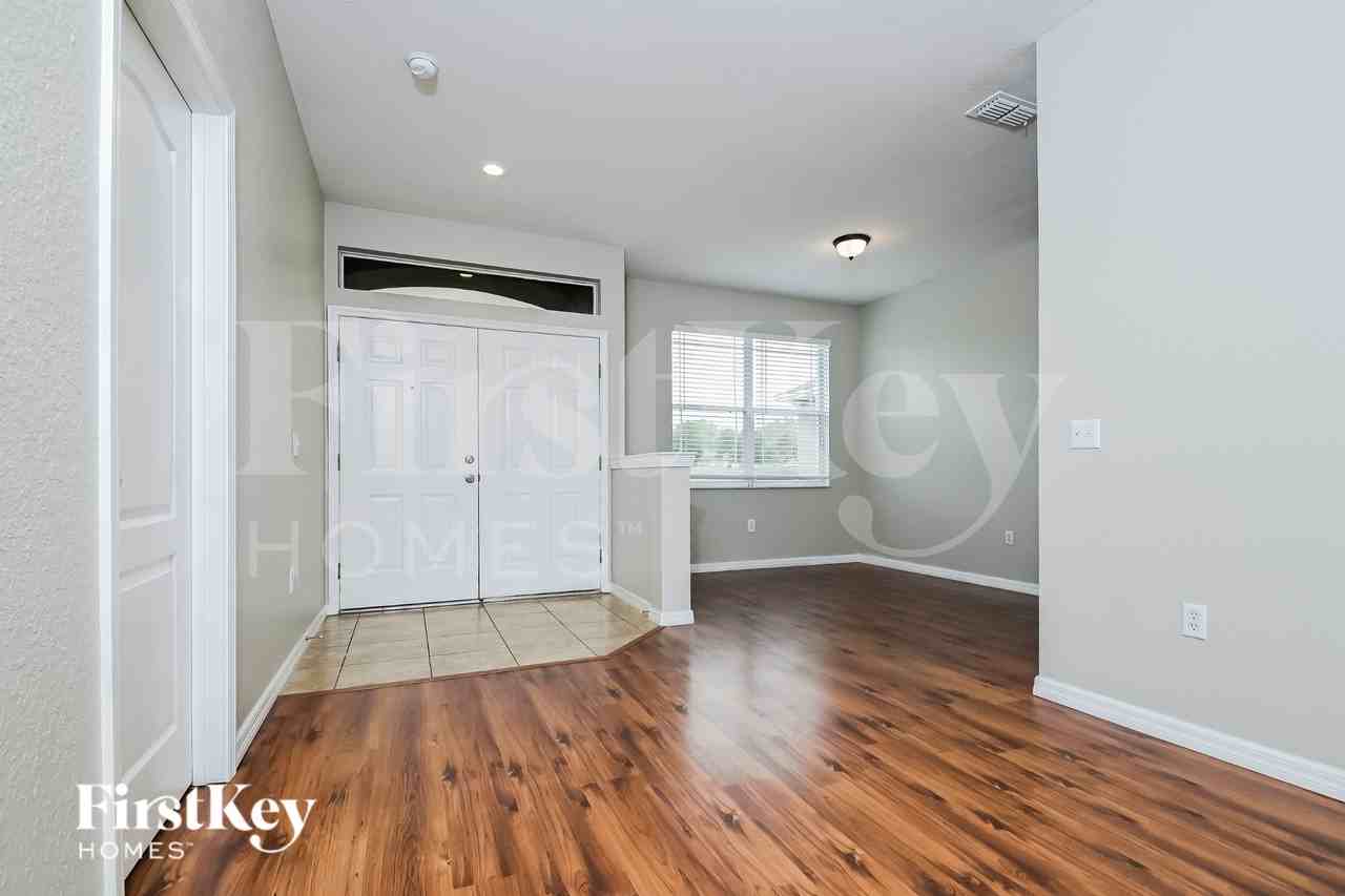 8314 Greystone Dr - Photo 2 of 18