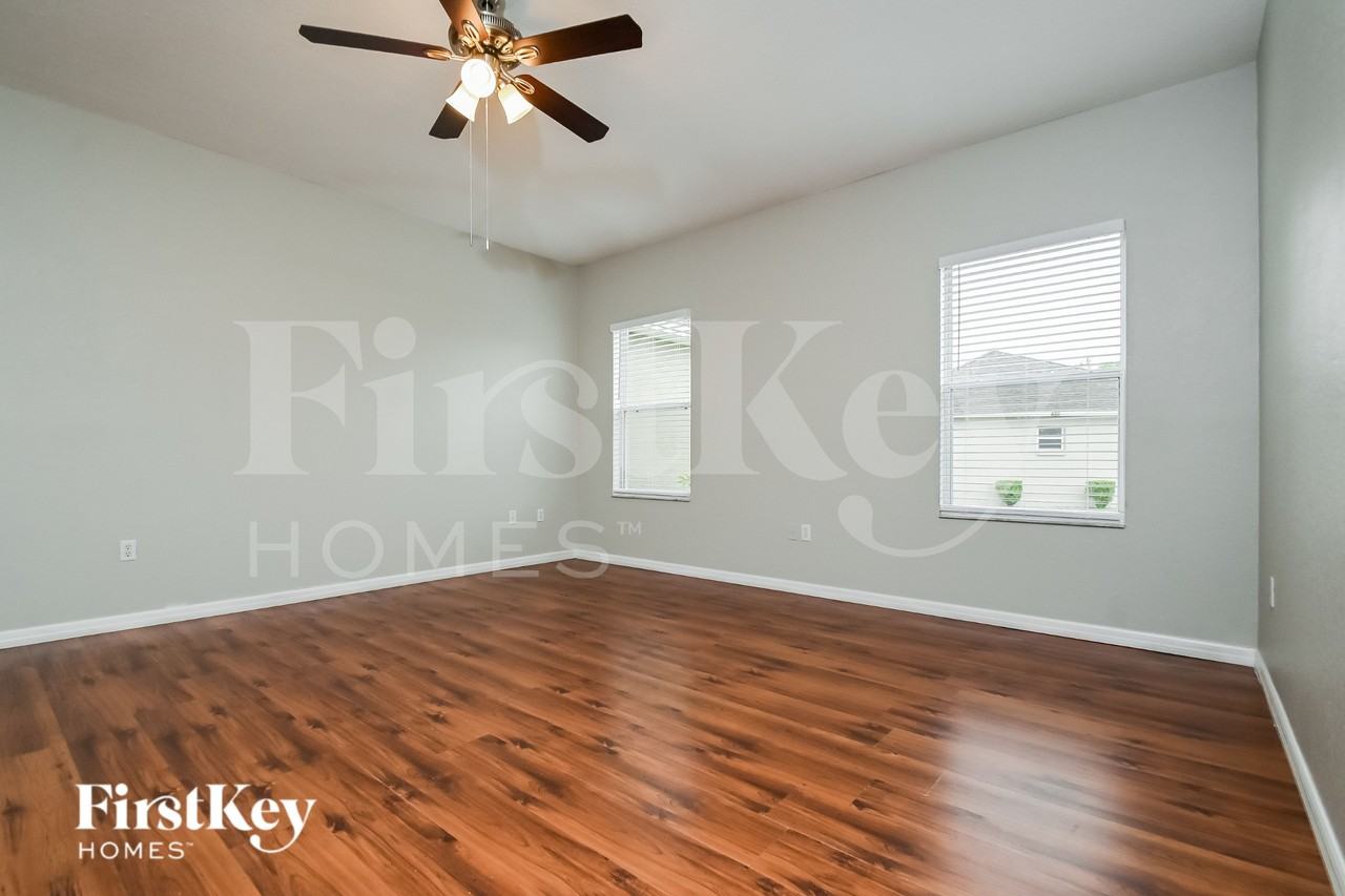 8314 Greystone Dr - Photo 3 of 18