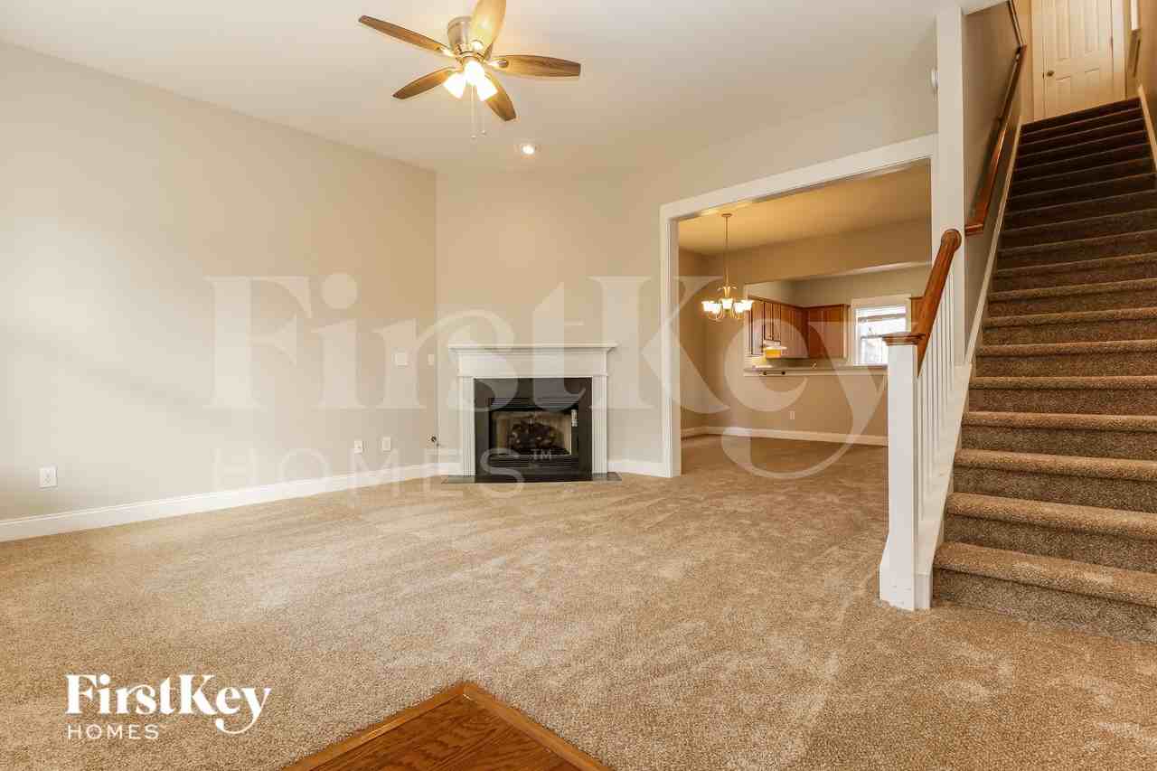 103 Barberry St - Photo 4 of 18