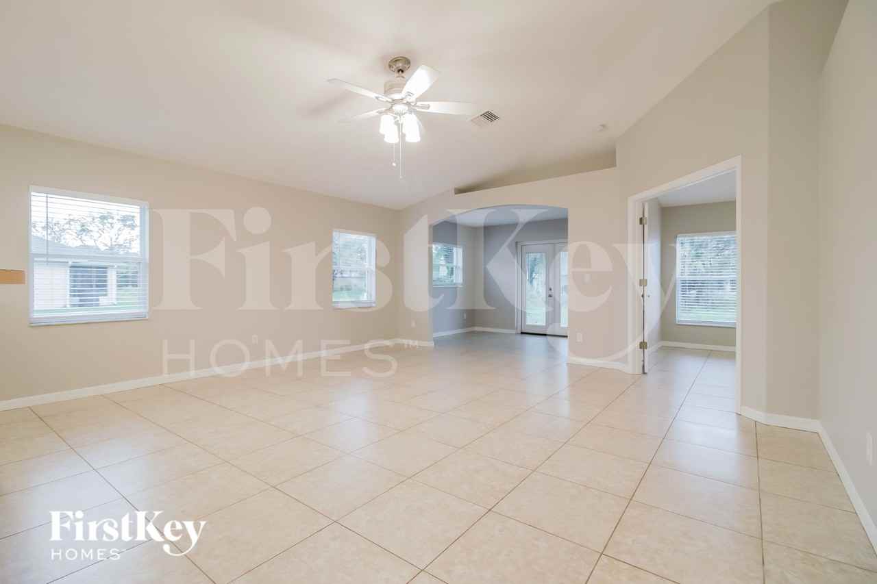 1319 Macon Dr - Photo 3 of 16