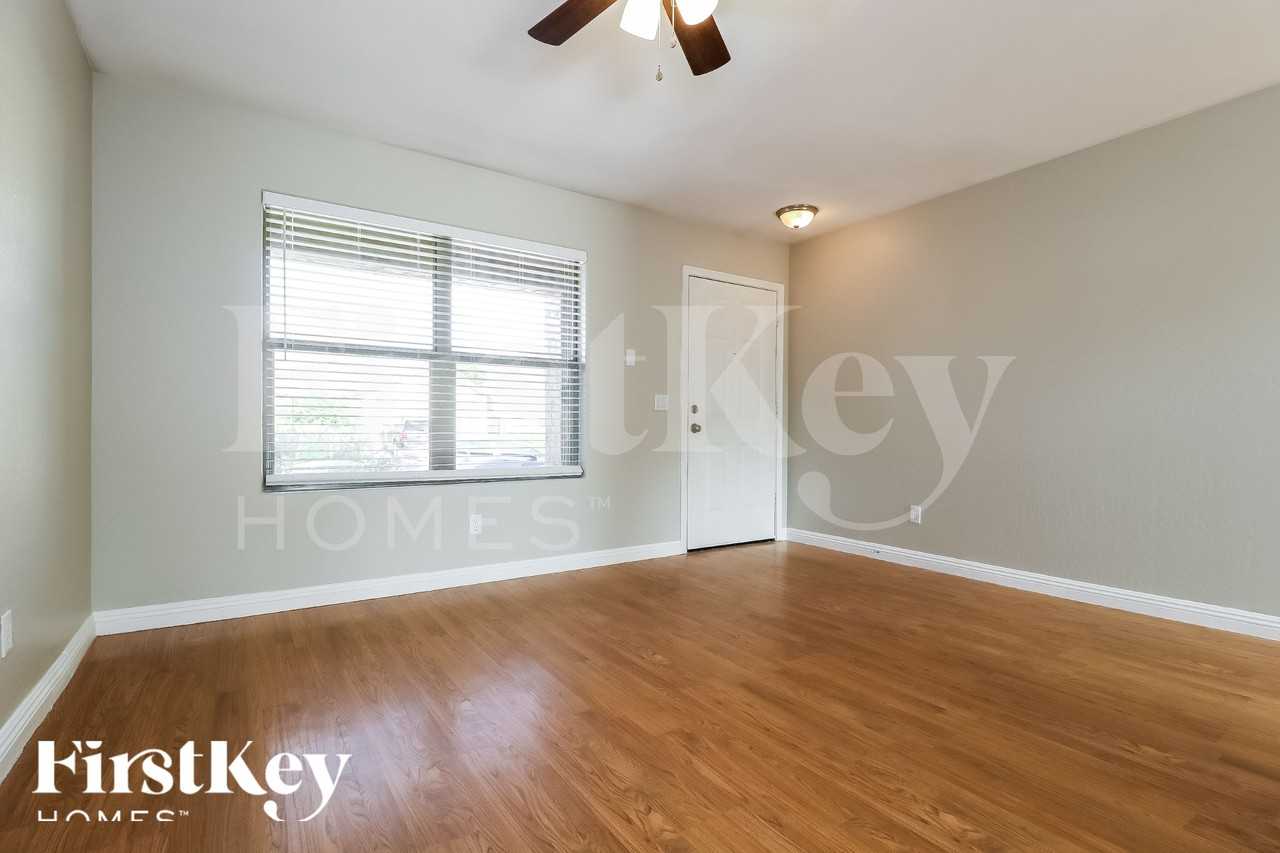 25193 W Cranston Pl - Photo 3 of 18