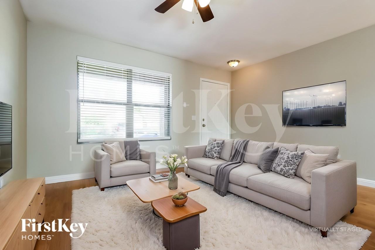 25193 W Cranston Pl - Photo 4 of 18