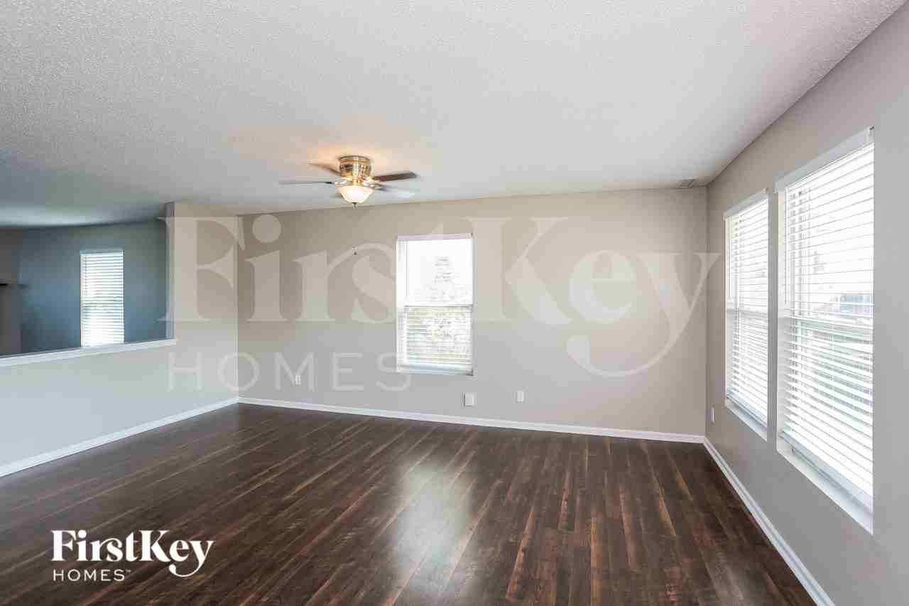 9518 W Midnight Dr - Photo 4 of 19
