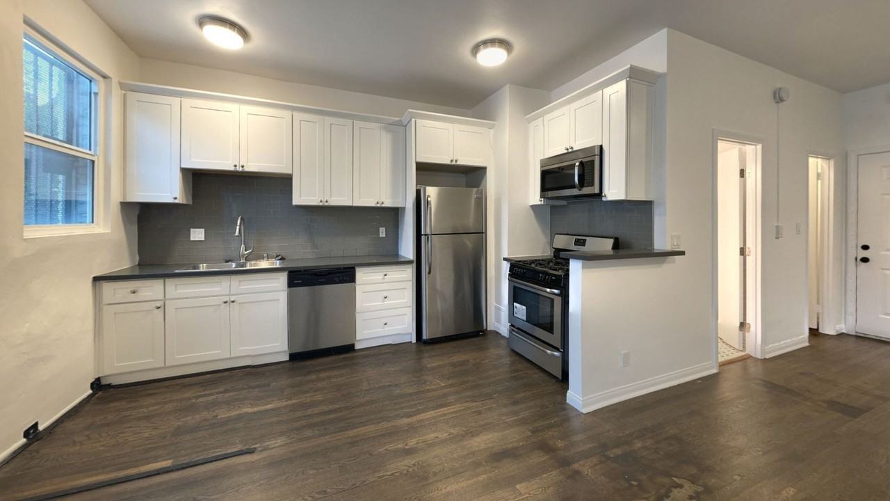 Sunset Apts...Gorgeous Newly Remodeled Apartments..CALL NOW! - Photo 2 of 4