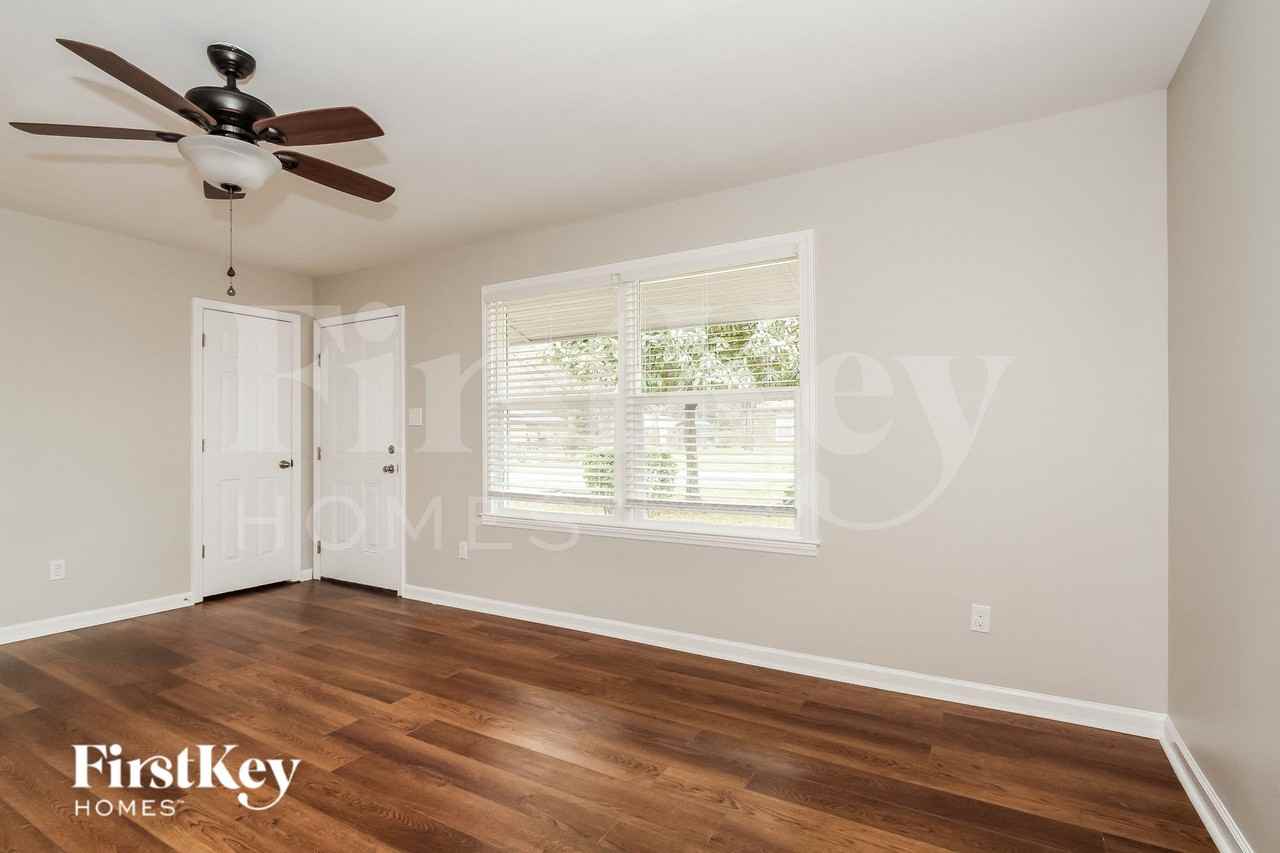 3610 Bardot Dr - Photo 5 of 15