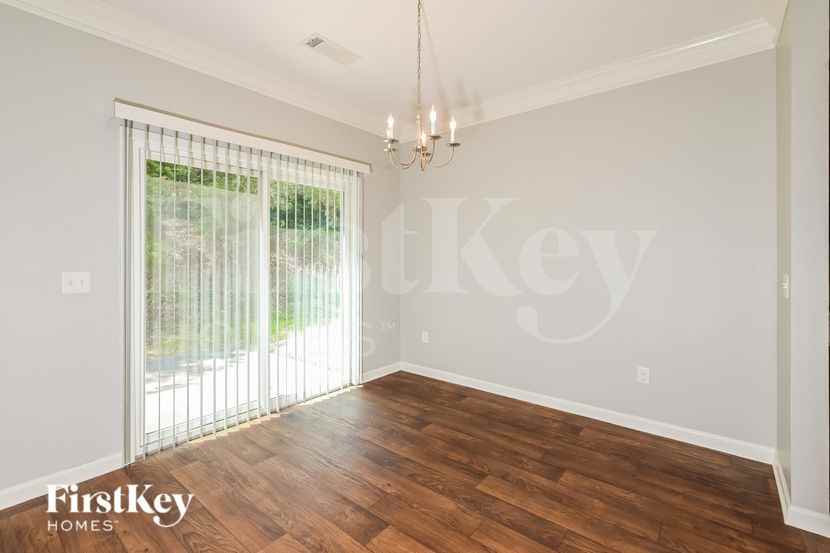 975 Treymont Way - Photo 4 of 16