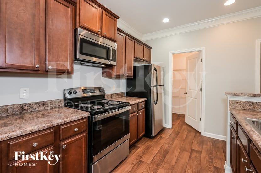 975 Treymont Way - Photo 5 of 16