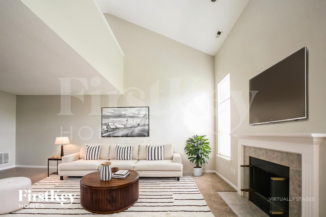 4327 Autumn Crest Ct - Photo 4 of 18