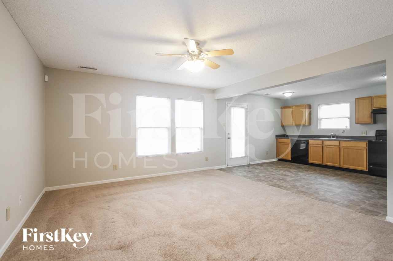 7919 Hydrangea Ct - Photo 5 of 16